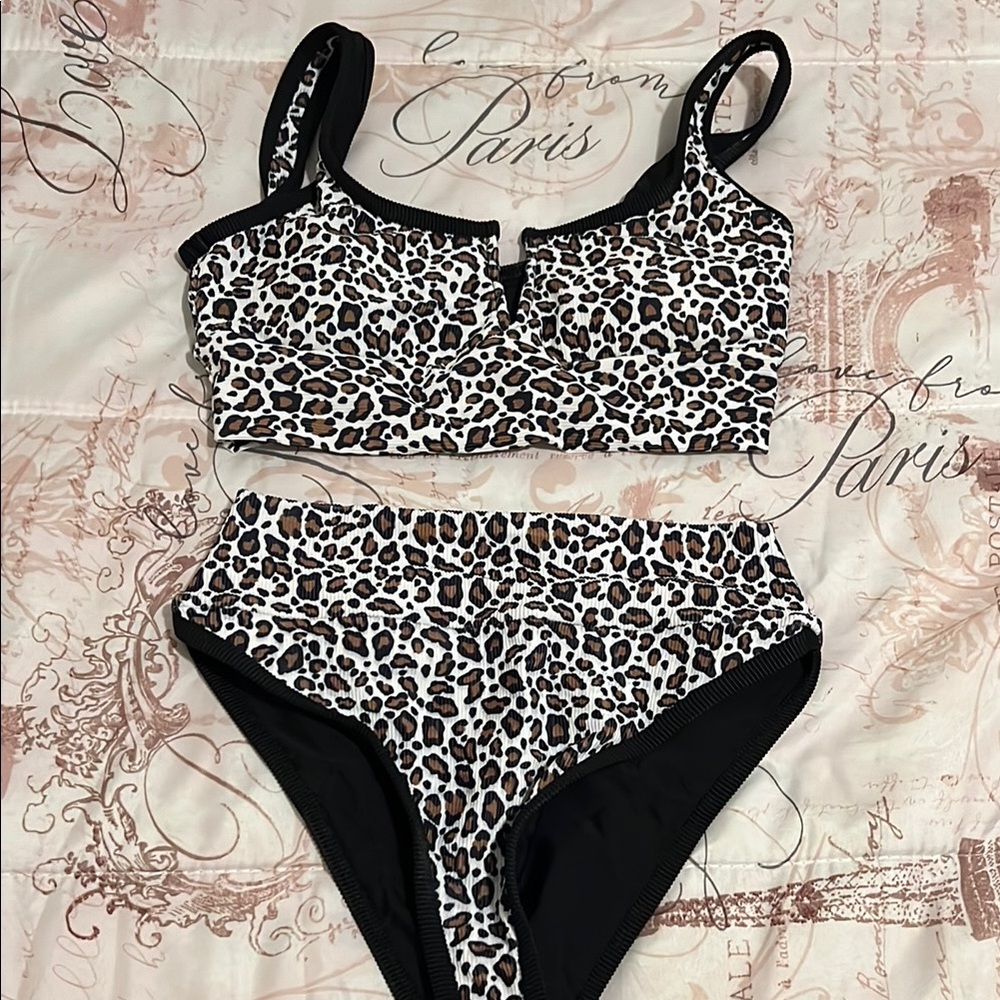 Three Pieces Lainsnow Leopard Print Bikini Set
